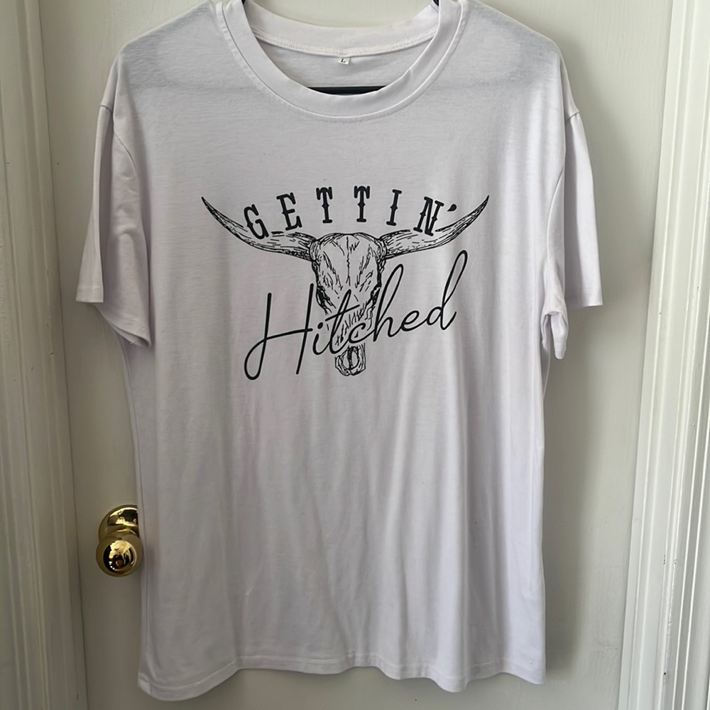 White Gettin Hitched Bride T-Shirt